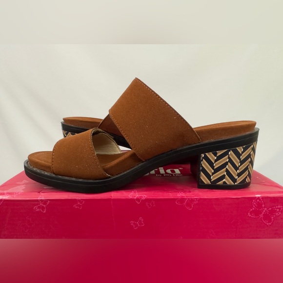 Alegria Women’s Tia Heels Sienna Color Herringbone Heel Velcro Straps US… - Picture 7 of 15